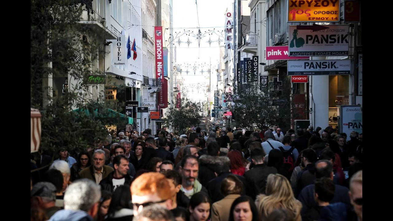 Ωράριο εορτών: Ανοιχτά την Κυριακή τα καταστήματα